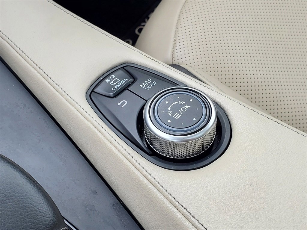 Used 2021 INFINITI QX50 Essential w/ Convenience Package image 24