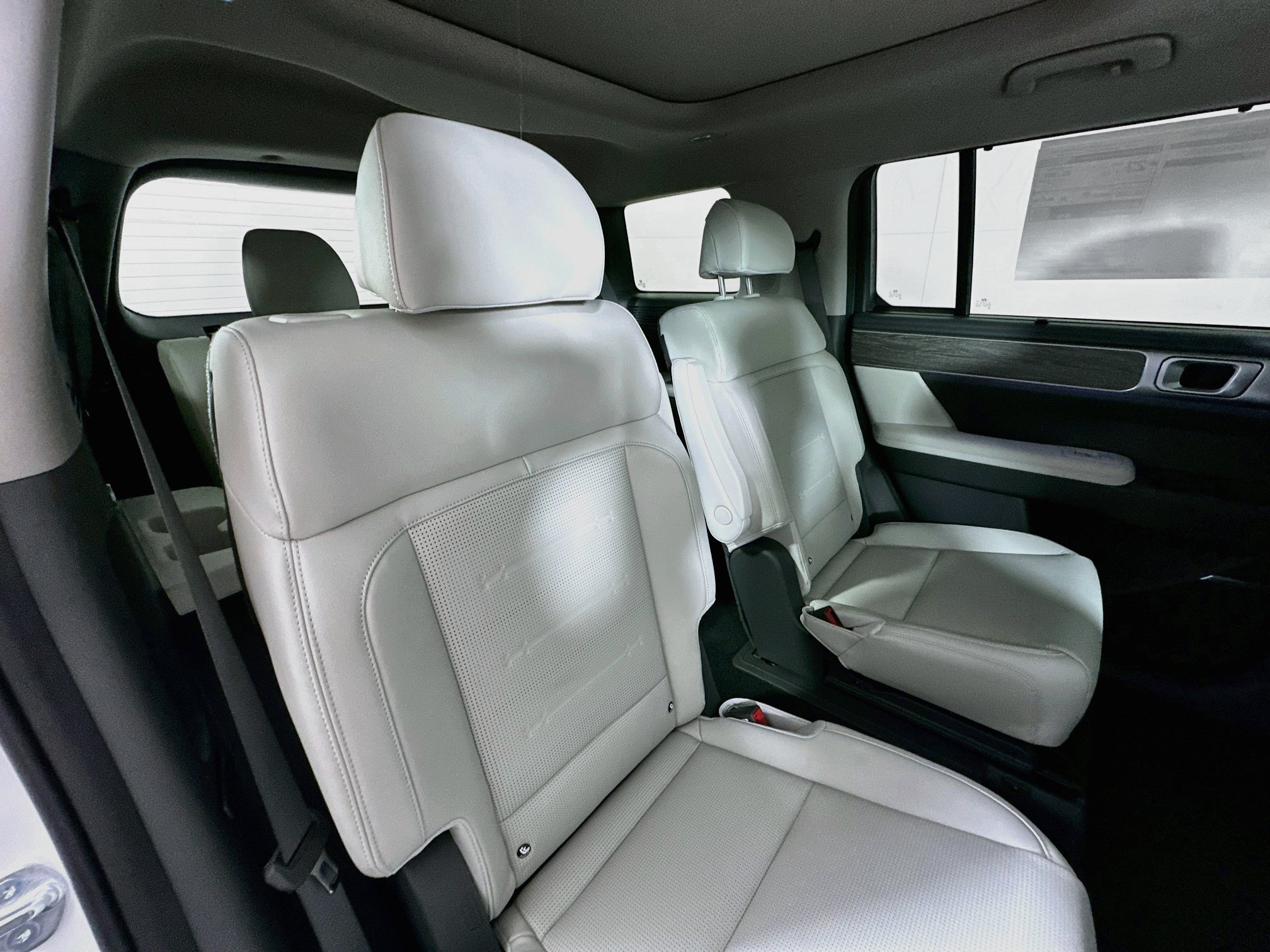 New 2027 Hyundai Santa Fe Limited AWD/4WD image 28