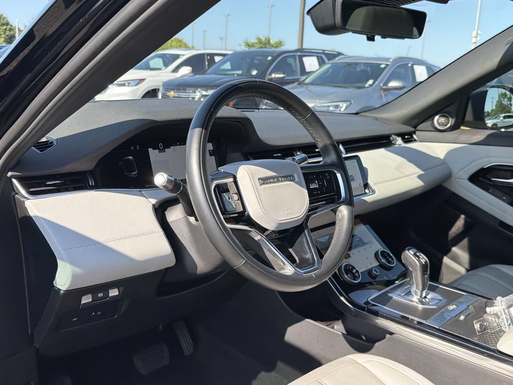 Used 2021 Land Rover Range Rover Evoque SE AWD/4WD image 9