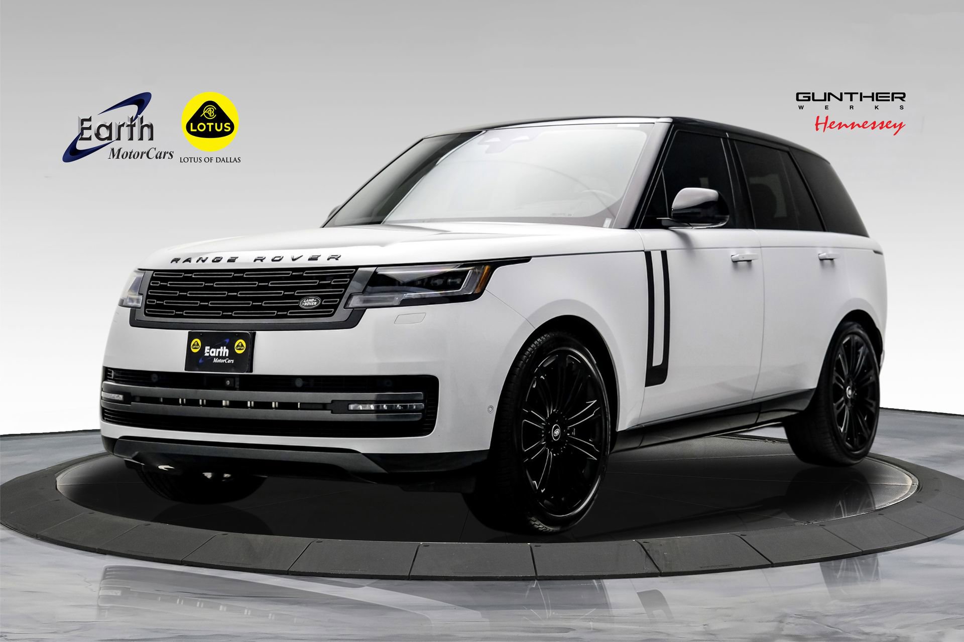 Used 2024 Land Rover Range Rover SE AWD/4WD image 1