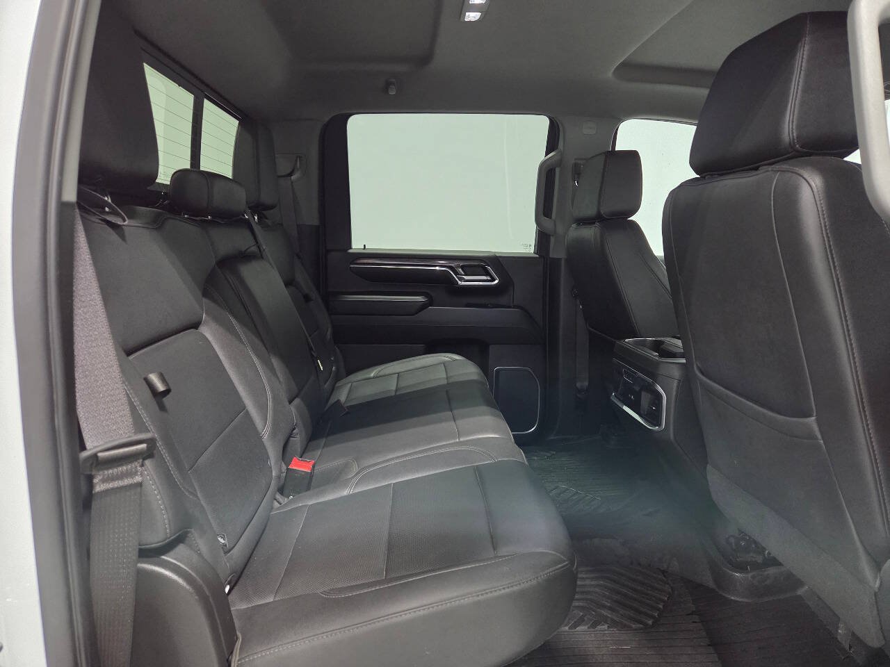 Used 2024 Chevrolet Silverado 2500 LTZ w/ LTZ Plus Package AWD/4WD image 17