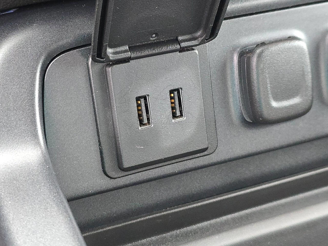 Used 2016 GMC Sierra 1500 SLT w/ SLT Premium Package image 23