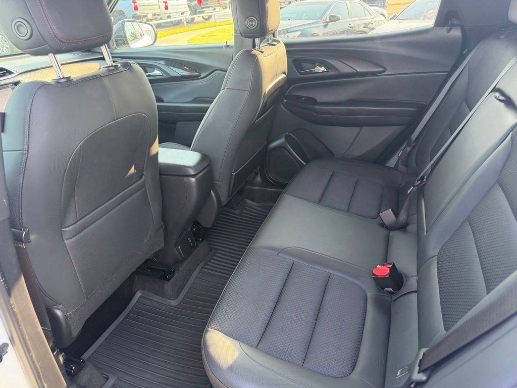 Used 2022 Chevrolet TrailBlazer RS w/ Technology Package FWD image 21