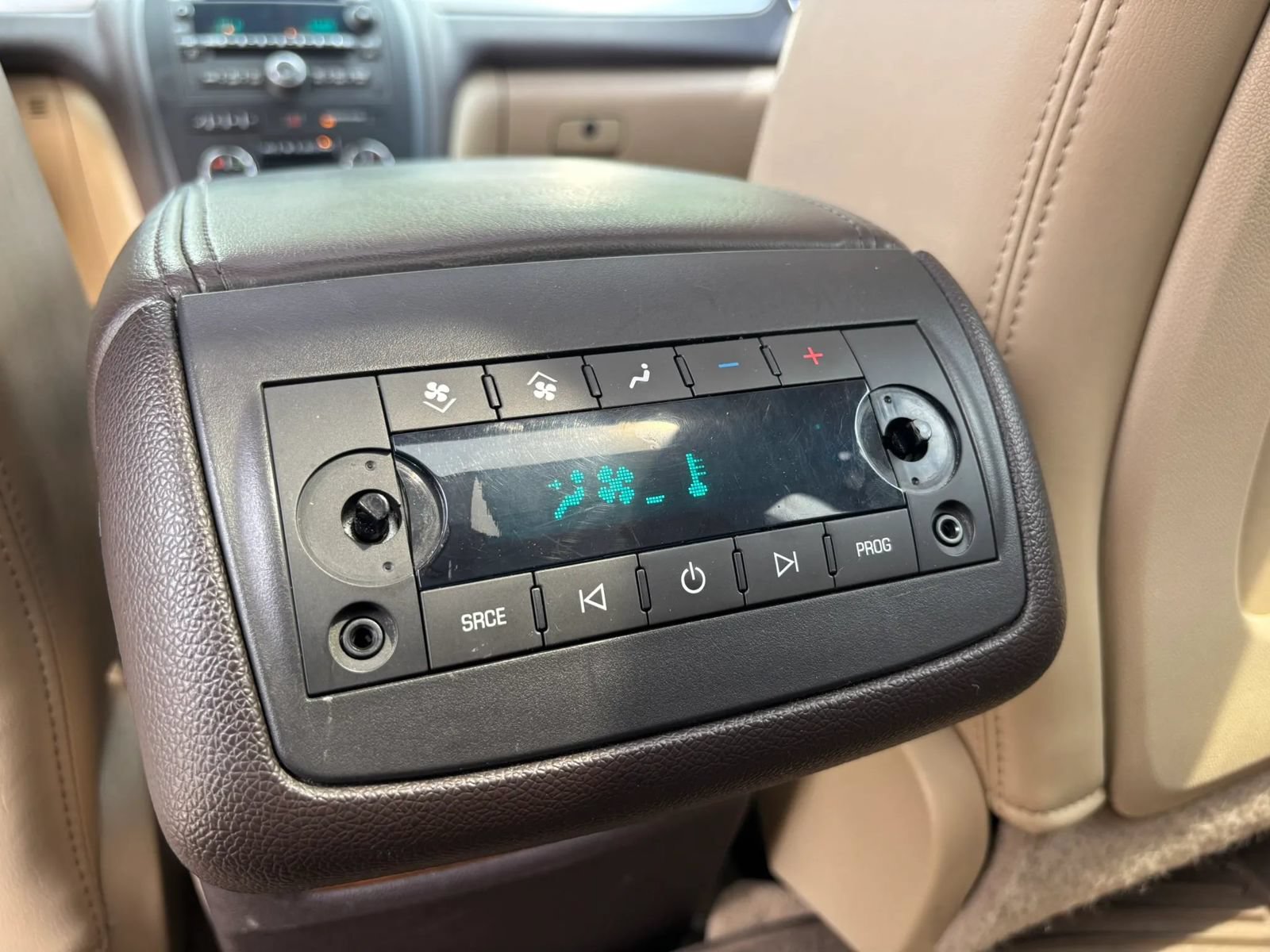 Used 2009 Buick Enclave CXL w/ Entertainment Package #2 AWD/4WD image 21