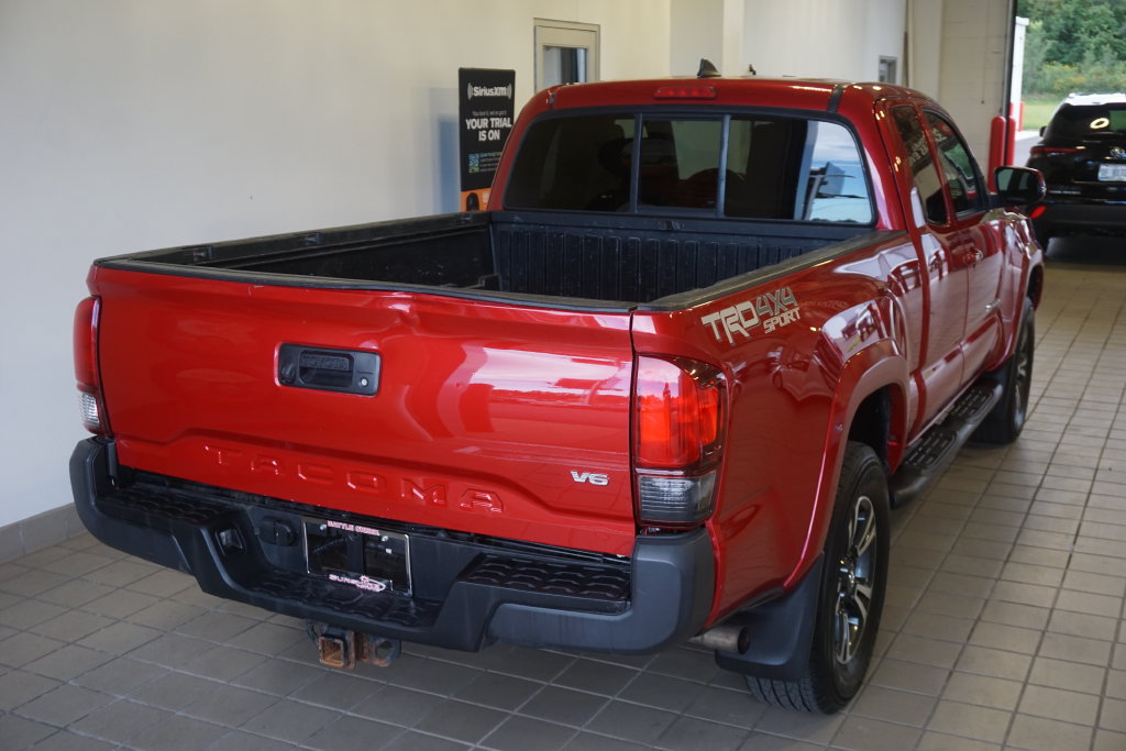 Used 2019 Toyota Tacoma TRD Sport AWD/4WD image 13