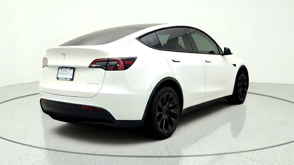 Used 2021 Tesla Model Y Long Range AWD/4WD image 5