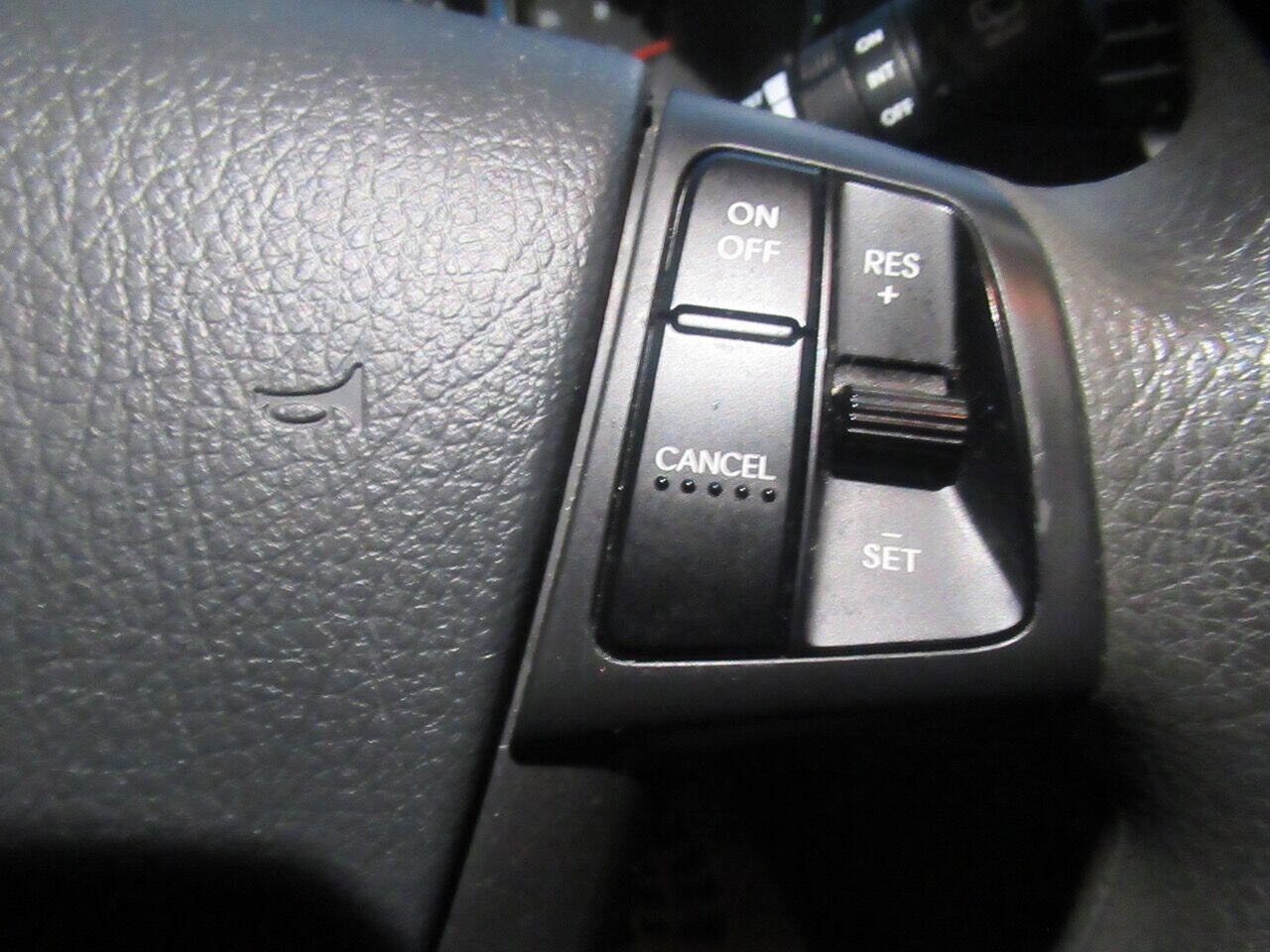 Used 2013 Kia Sorento LX image 18