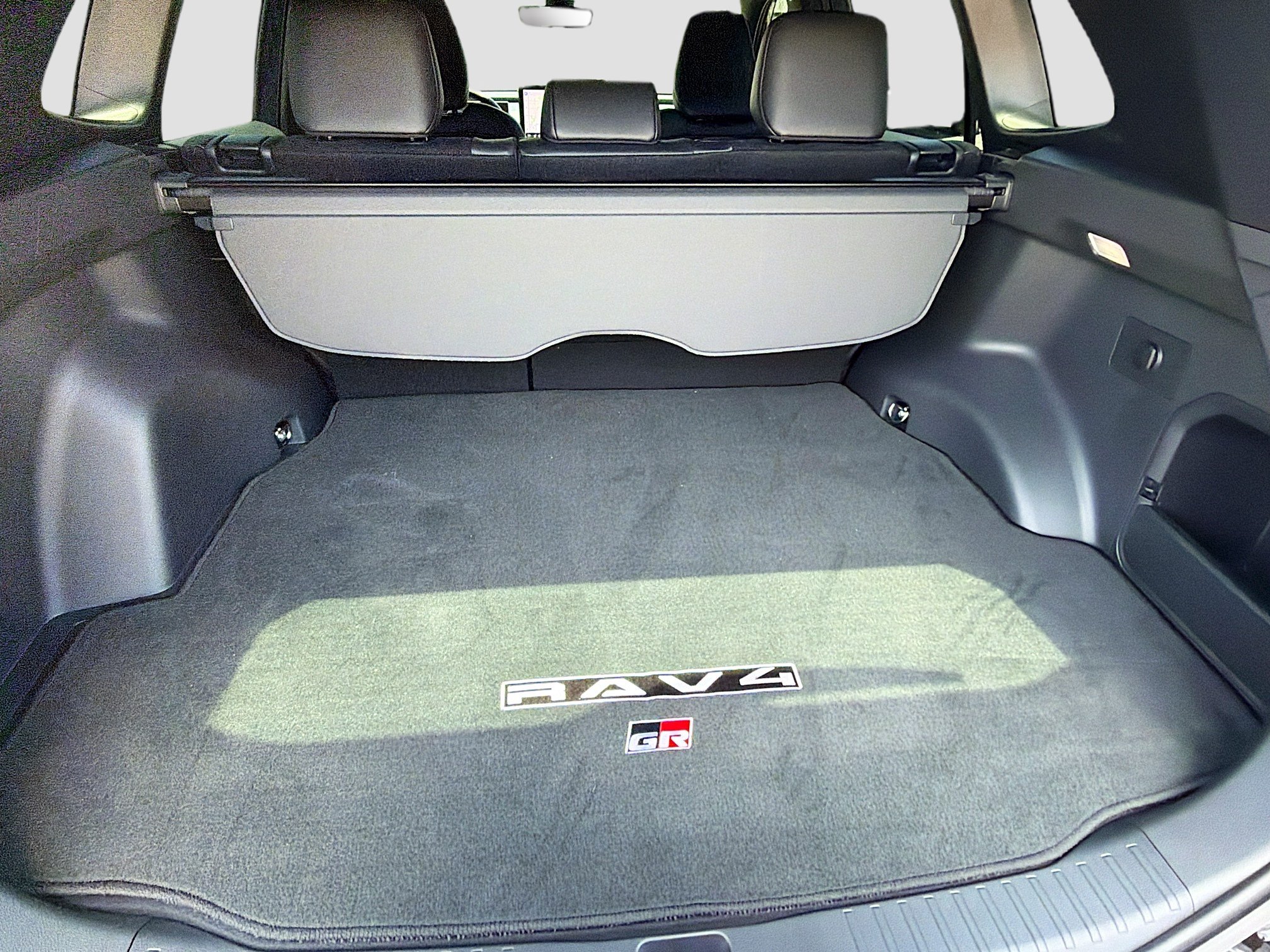 Used 2026 Toyota RAV4 AWD Plug-in Hybrid image 11