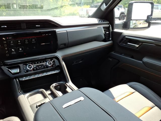 New 2026 GMC Sierra 2500 AT4 w/ AT4 Premium Plus Package AWD/4WD image 25