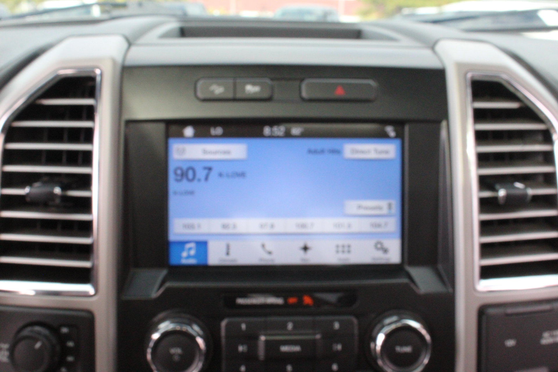 Used 2016 Ford F150 Lariat AWD/4WD image 19