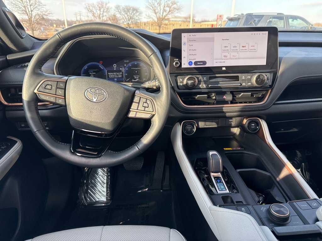 Certified 2024 Toyota Grand Highlander AWD Hybrid image 11