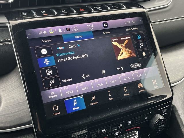 Used 2024 Jeep Grand Cherokee L Limited w/ Luxury Tech Group II image 32