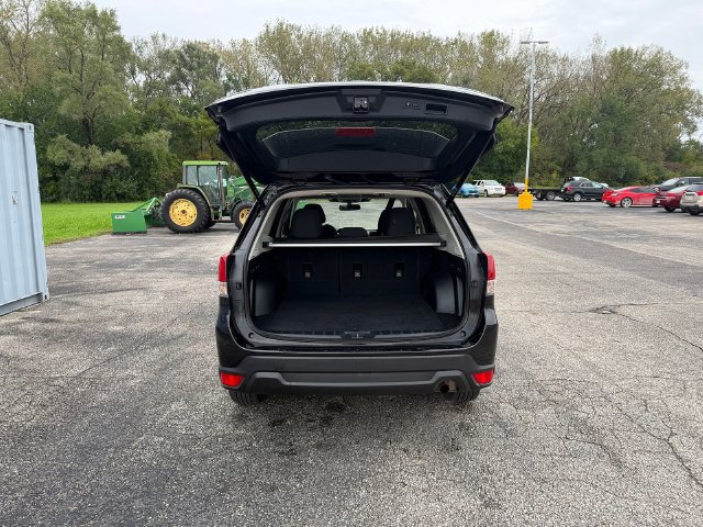 Used 2024 Subaru Forester Premium AWD/4WD image 6