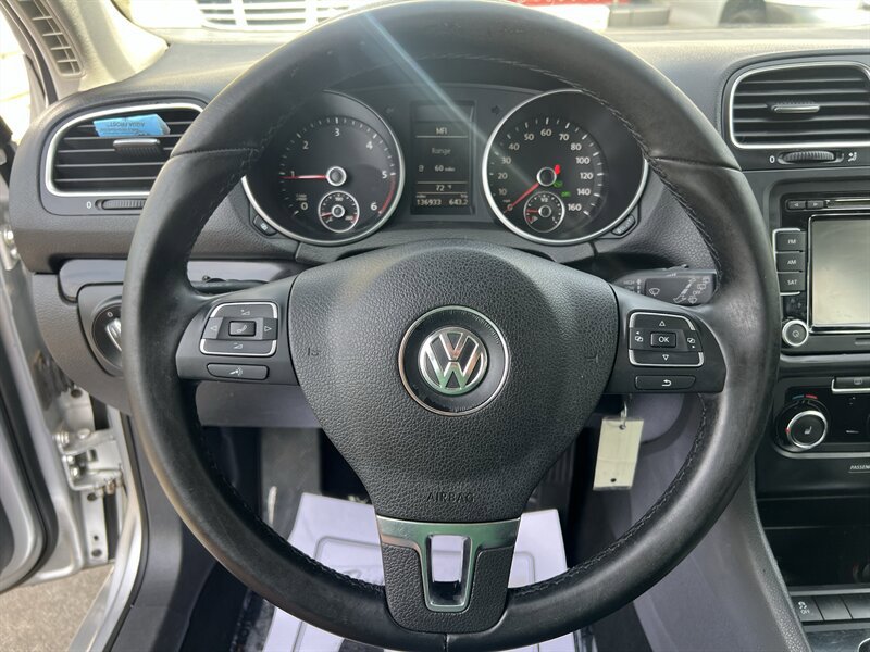 Used 2011 Volkswagen Jetta TDI FWD image 18