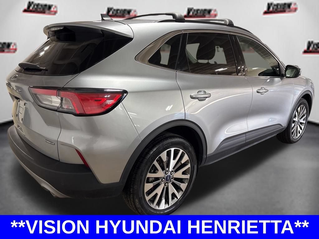 Used 2022 Ford Escape Titanium AWD/4WD image 5