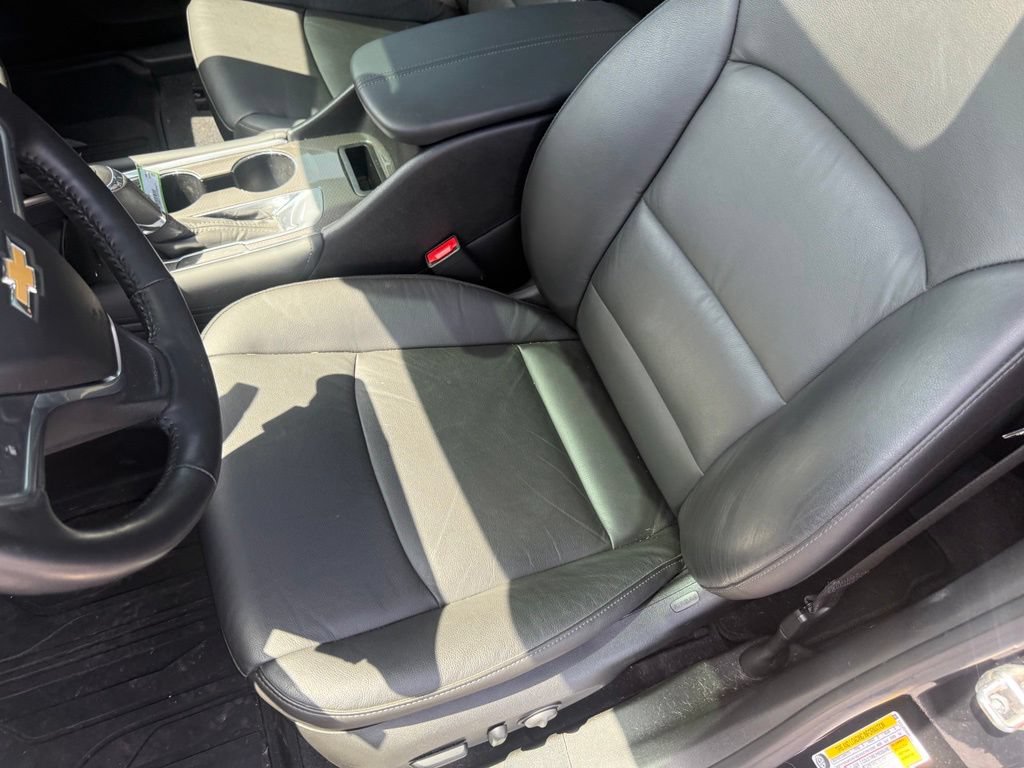 Used 2019 Chevrolet Malibu LT w/ Leather Package FWD image 14