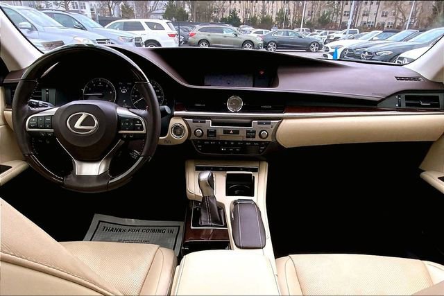 Used 2016 Lexus ES 350 350 w/ Luxury Package w/Wood Trim image 12