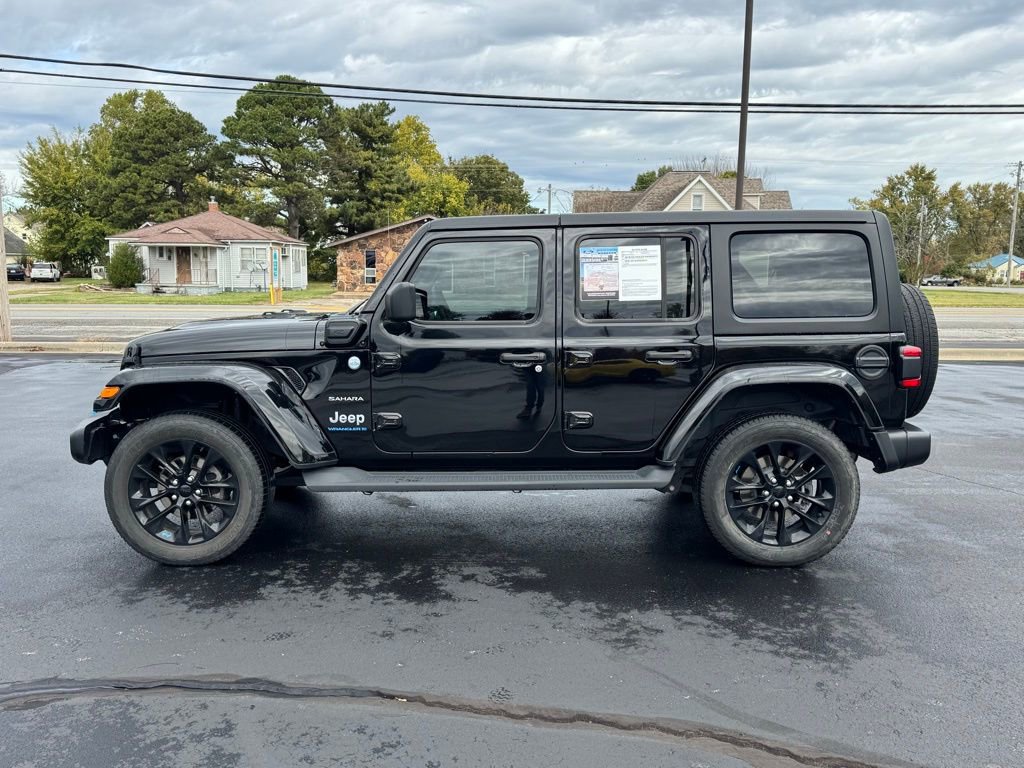 Used 2023 Jeep Wrangler Unlimited Sahara image 25