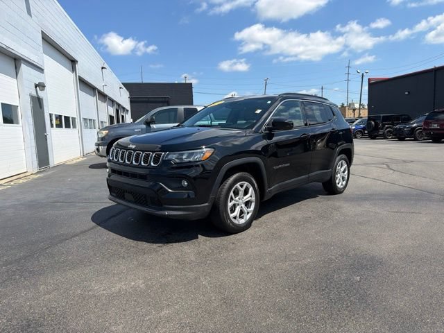 Used 2024 Jeep Compass Latitude AWD/4WD image 22