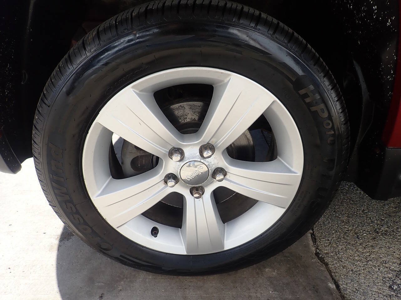 Used 2013 Jeep Compass Sport FWD image 31