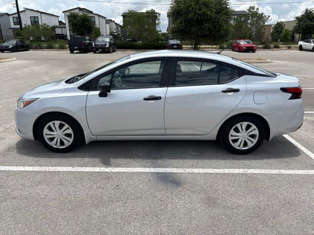 Used 2020 Nissan Versa S FWD image 2