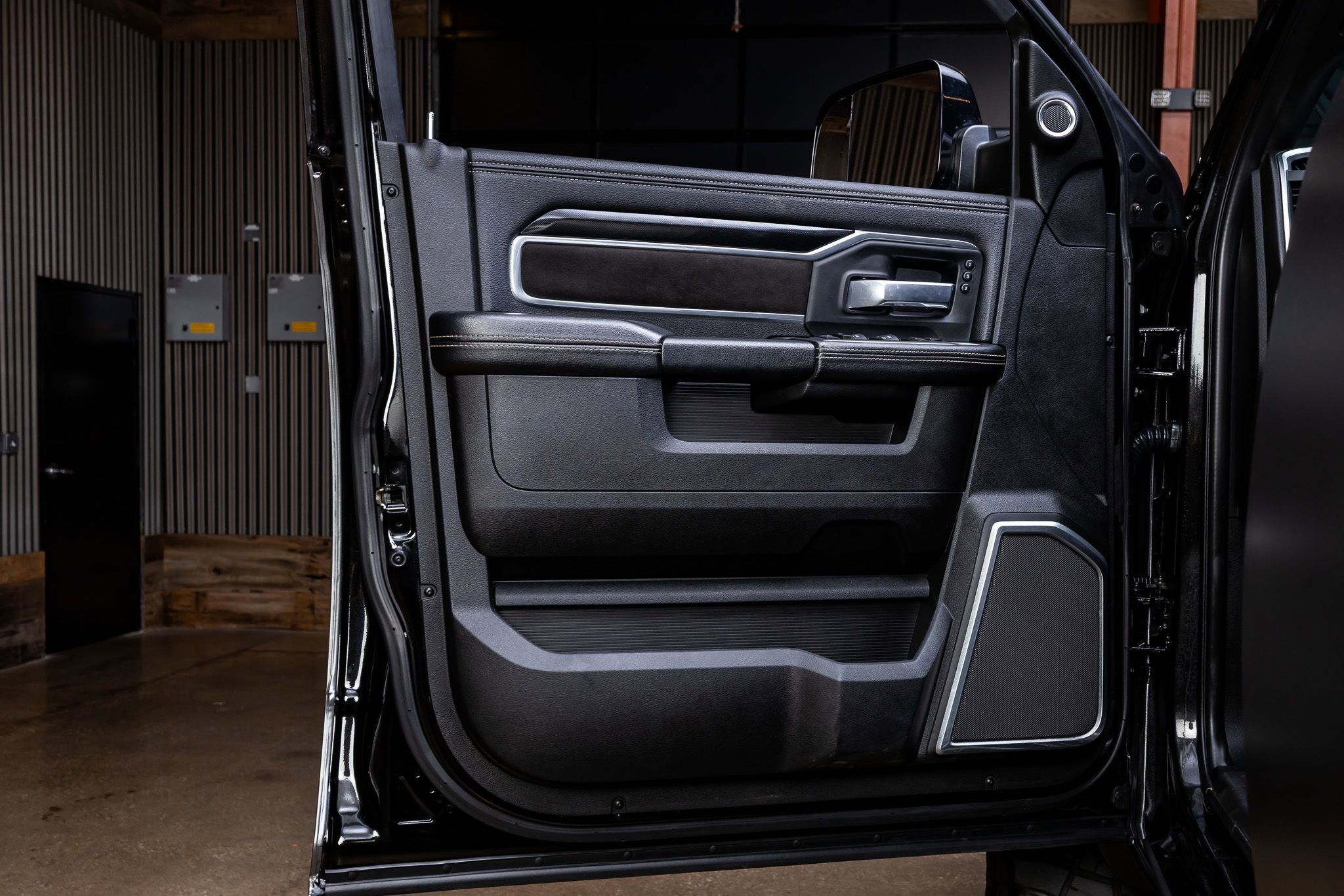 Used 2022 RAM 3500 Laramie image 35