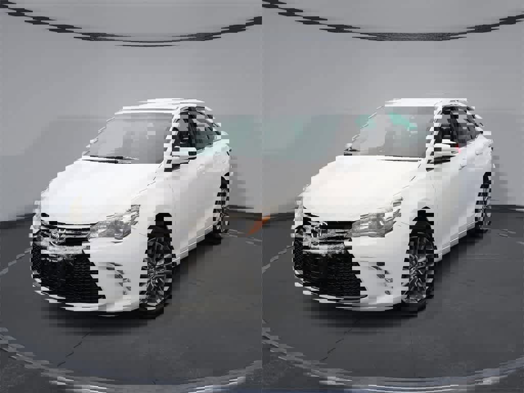 Used 2017 Toyota Camry SE