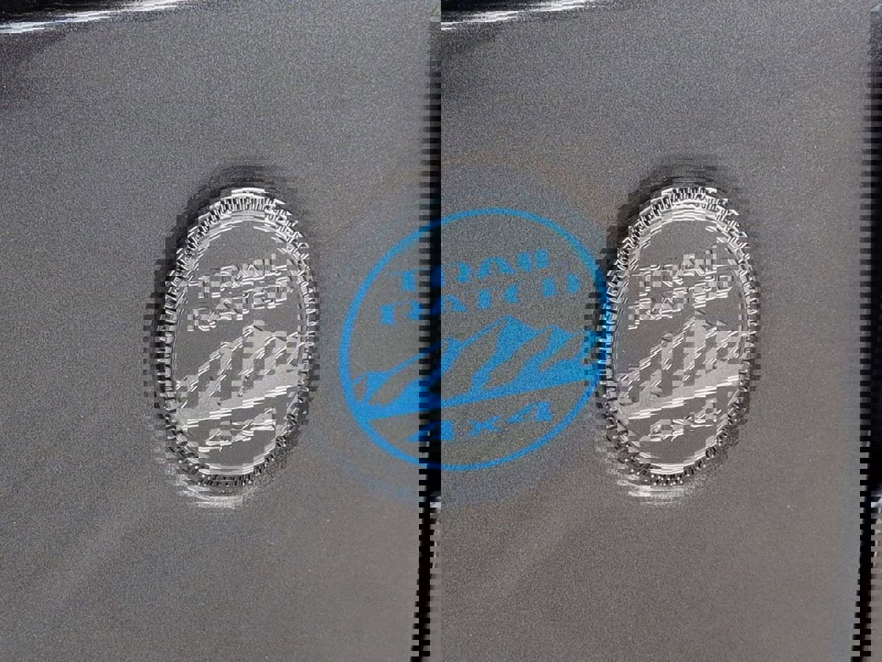 Used 2025 Jeep Wrangler Sahara image 6