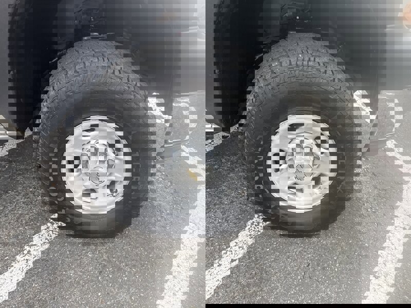 Used 2001 Chevrolet Silverado 2500 4x4 Crew Cab image 9