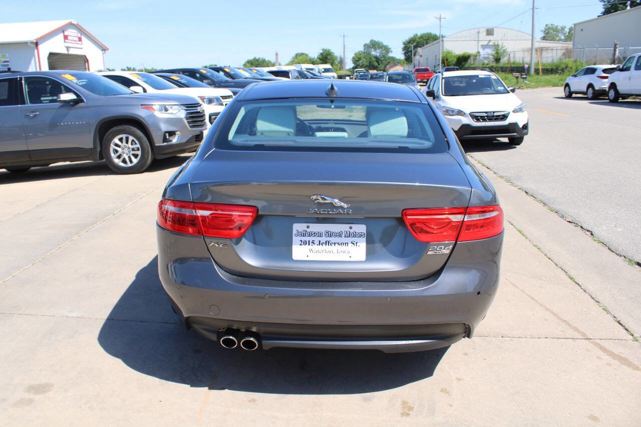 Used 2017 Jaguar XE Prestige AWD/4WD image 7