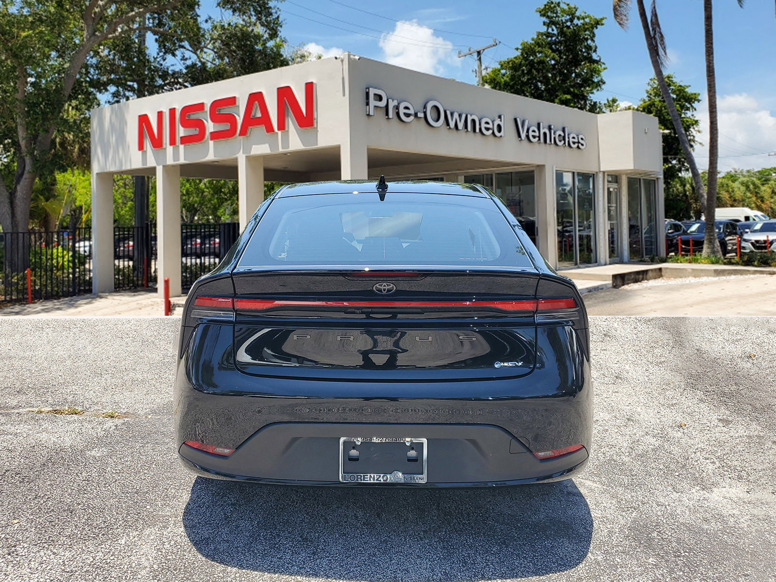 Used 2024 Toyota Prius LE image 5