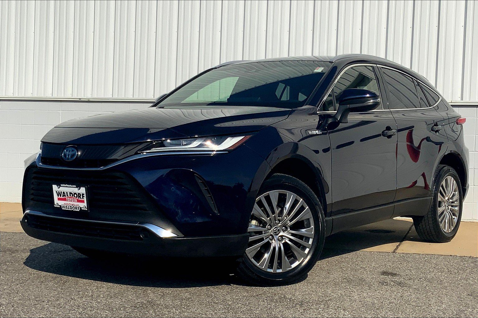 Used 2021 Toyota Venza XLE w/ Softex Package AWD/4WD image 2