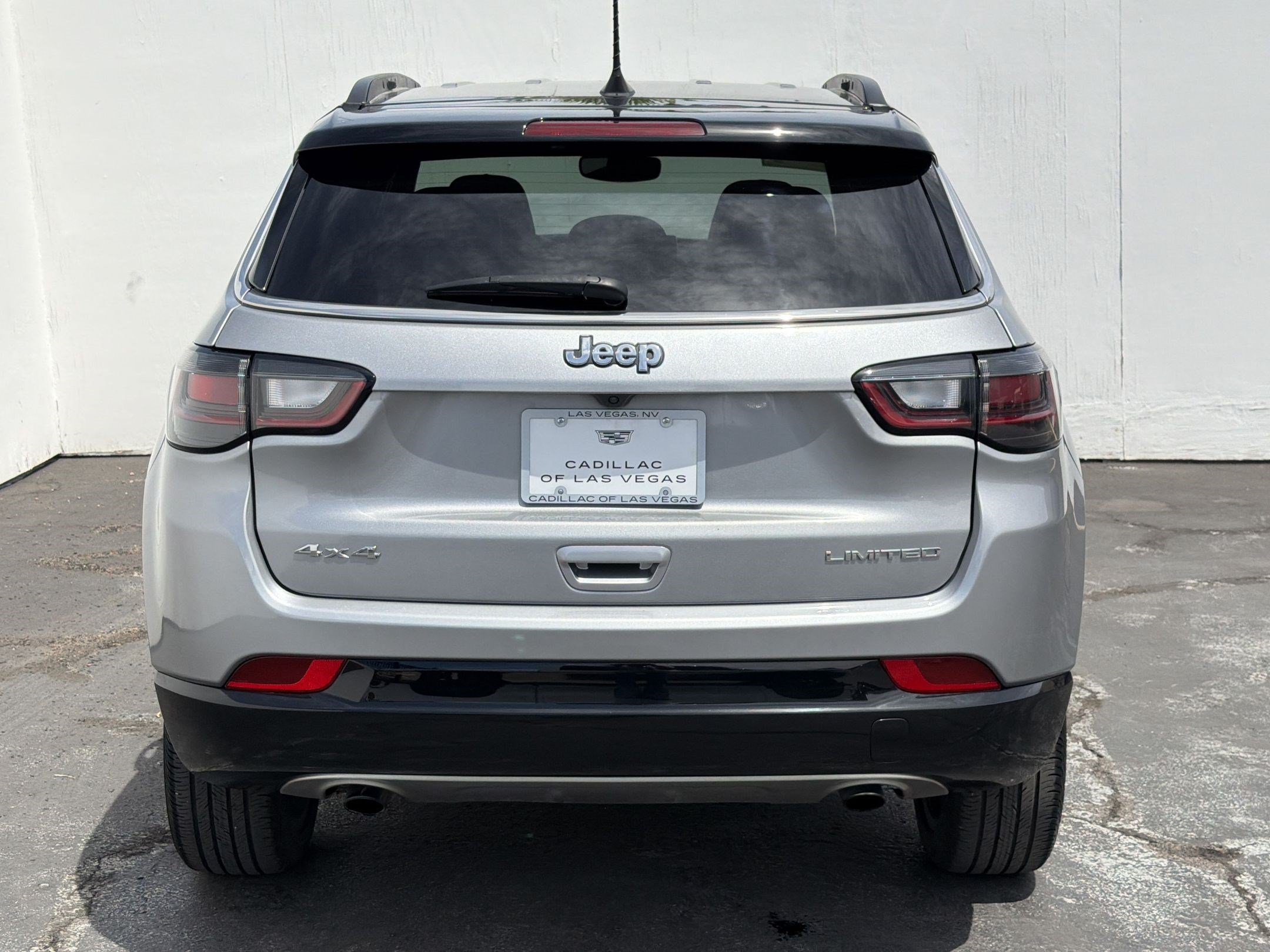 Used 2023 Jeep Compass Limited w/ Elite Group AWD/4WD image 9