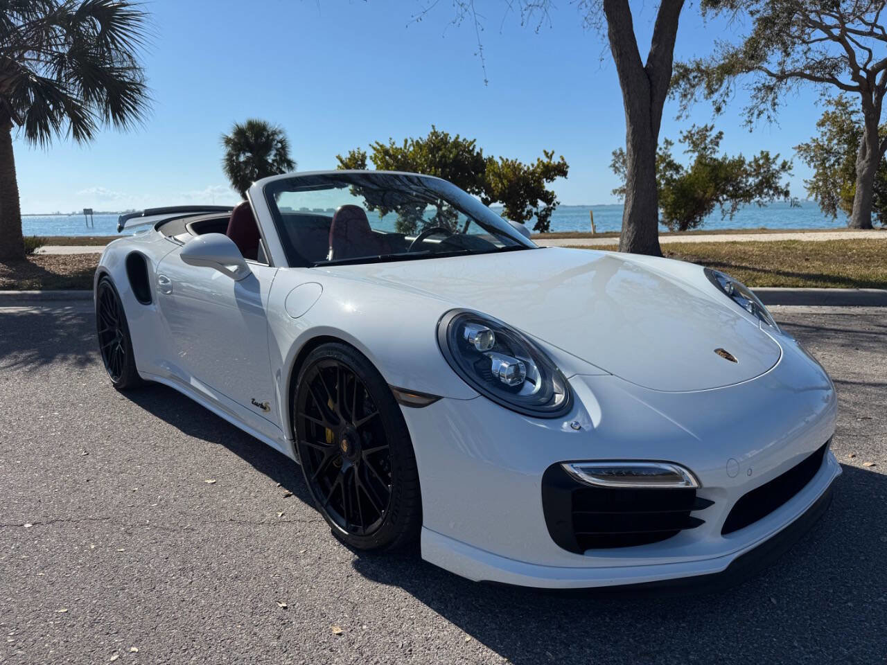 Used 2015 Porsche 911 Turbo S image 13
