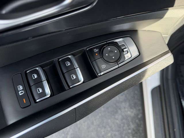 Certified 2025 Kia Sorento S image 10