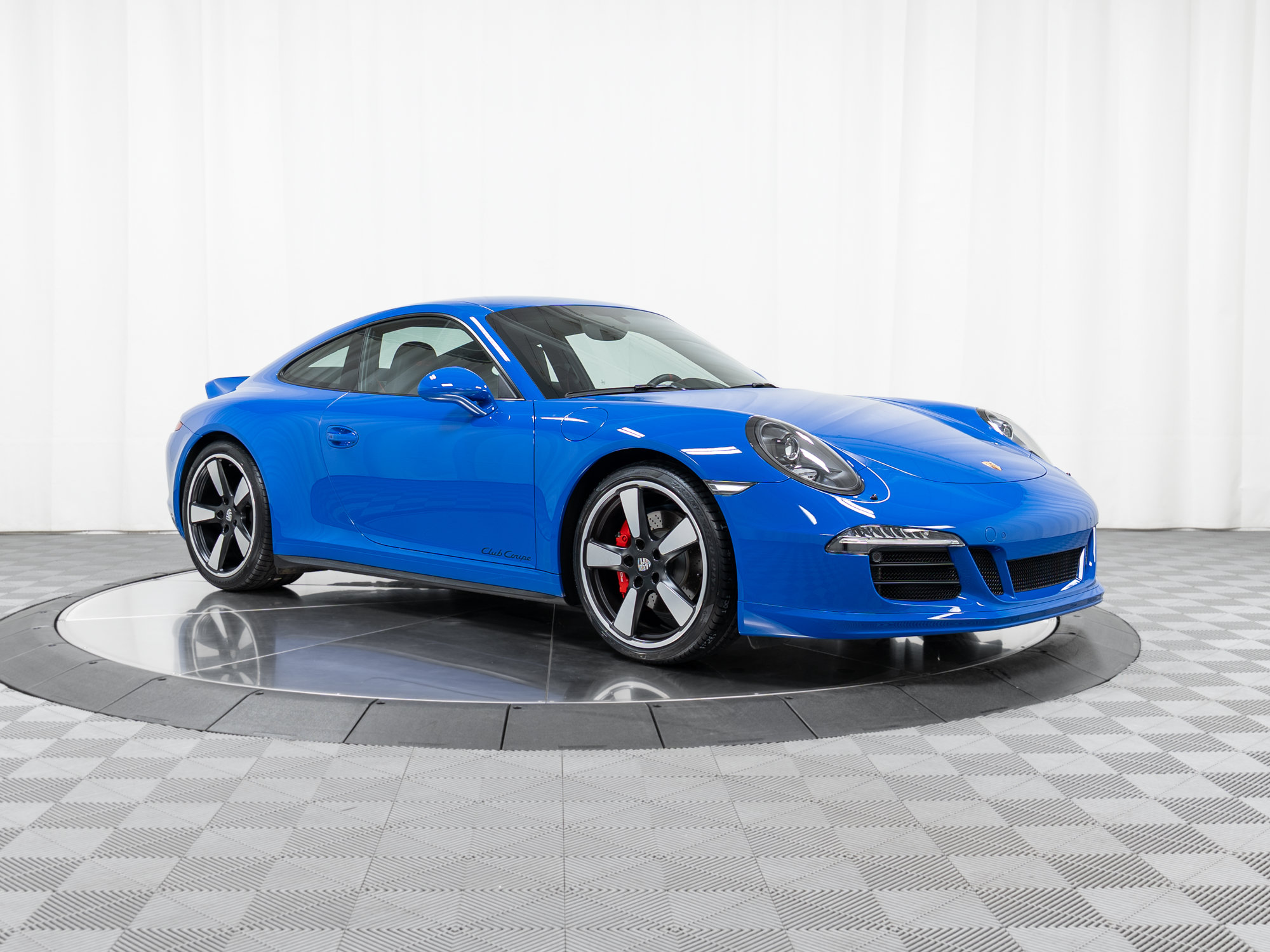 Certified 2016 Porsche 911 Carrera GTS RWD image 9