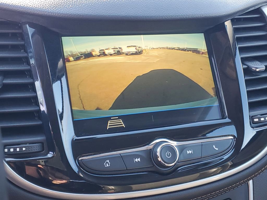 Used 2019 Chevrolet Trax LT w/ LT Convenience Package image 17