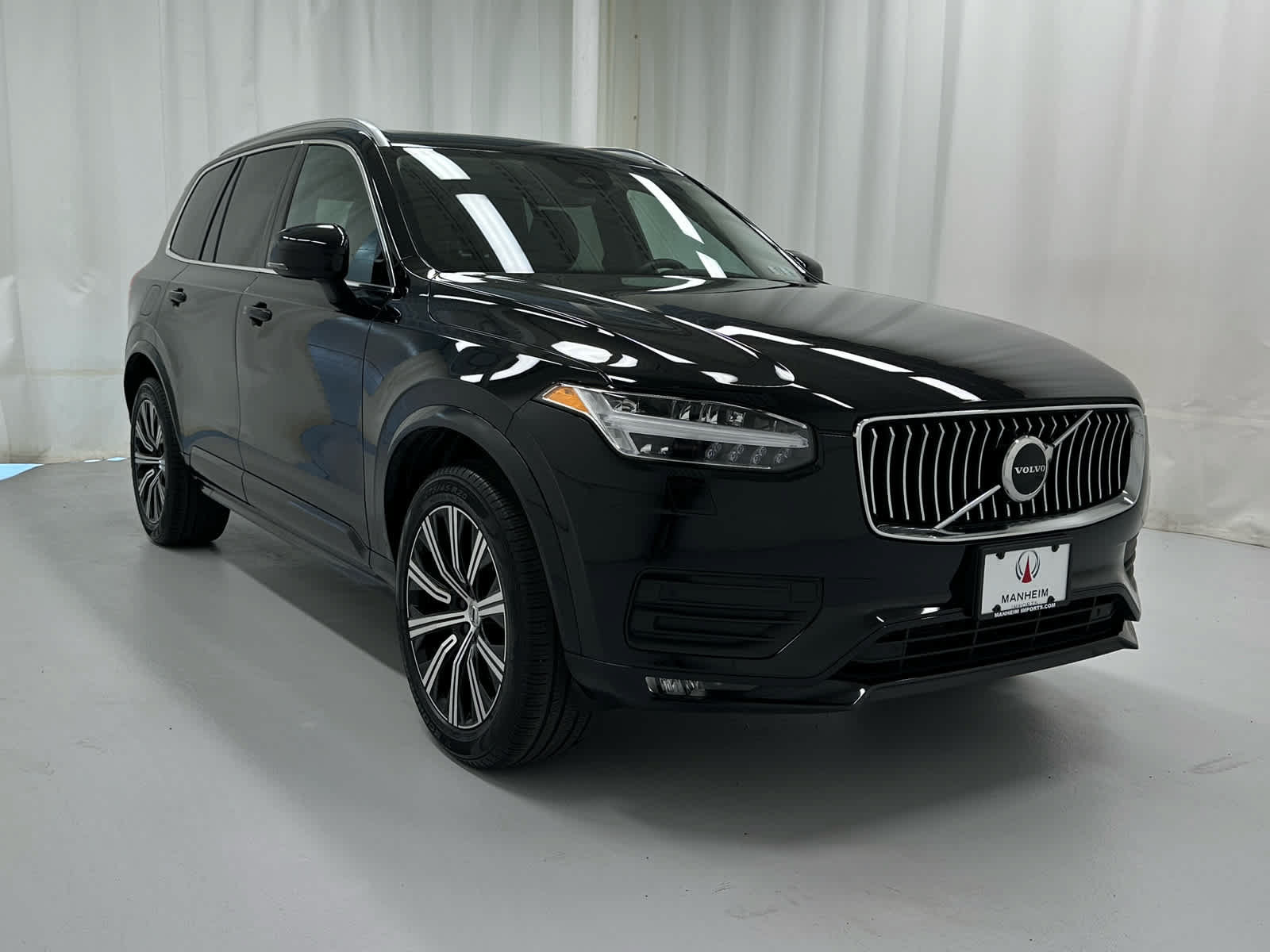 Used 2023 Volvo XC90 B6 Core w/ Protection Package Premier AWD/4WD image 2