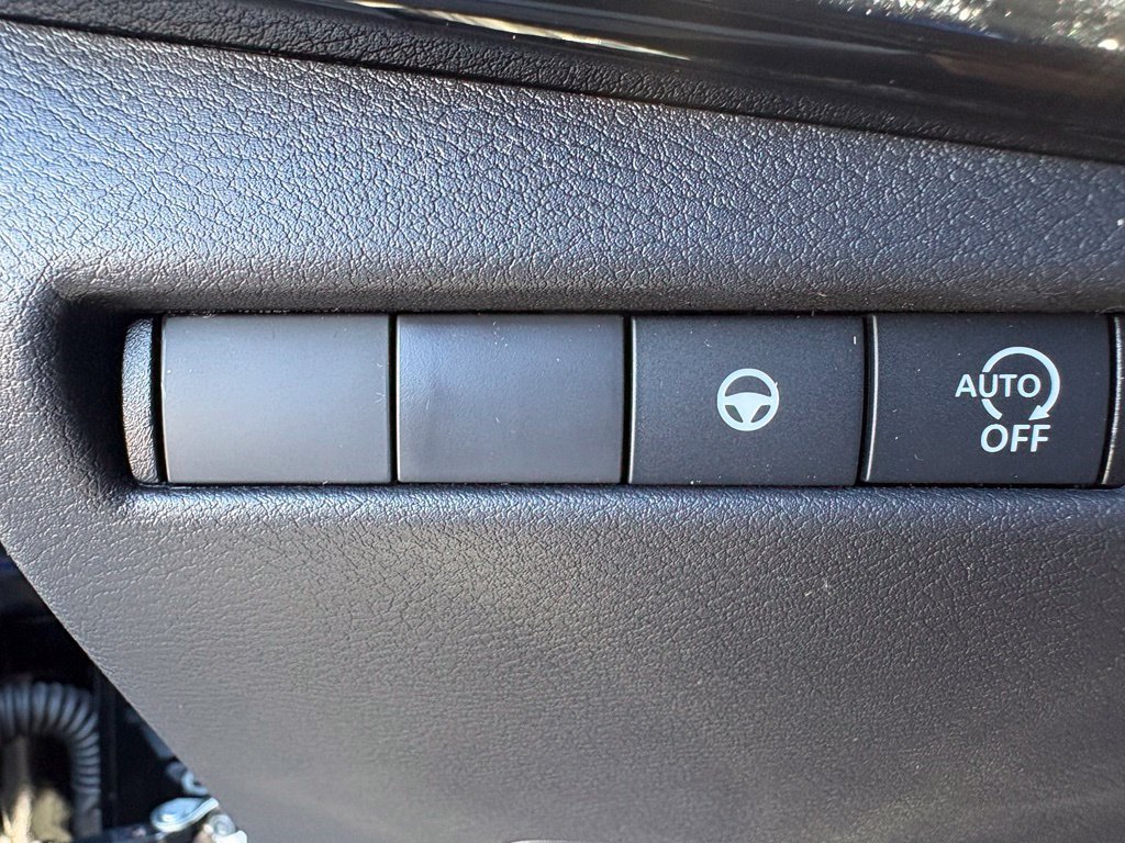 New 2027 Nissan Kicks SR FWD image 31