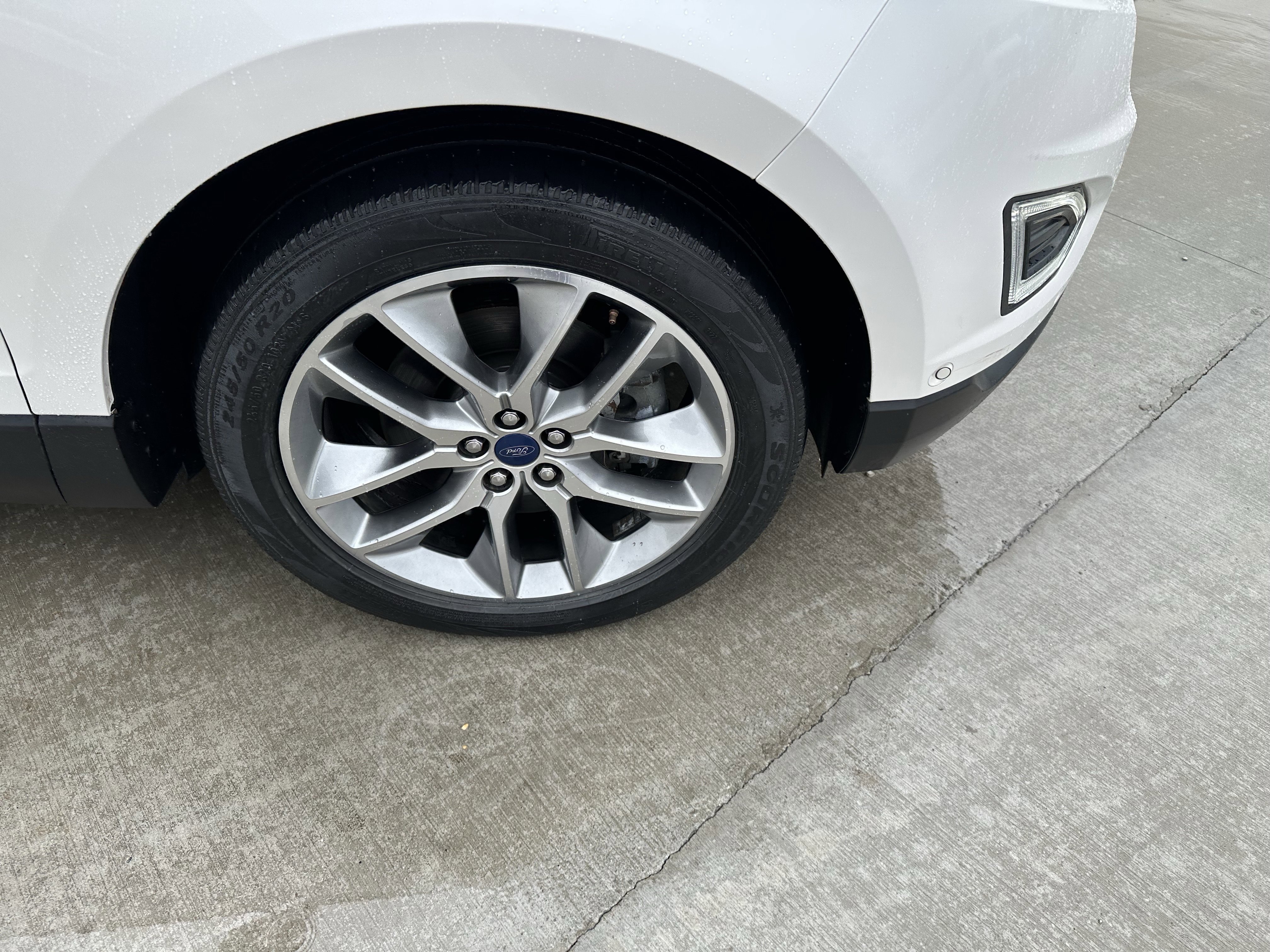 Used 2018 Ford Edge Titanium w/ Equipment Group 302A AWD/4WD image 2