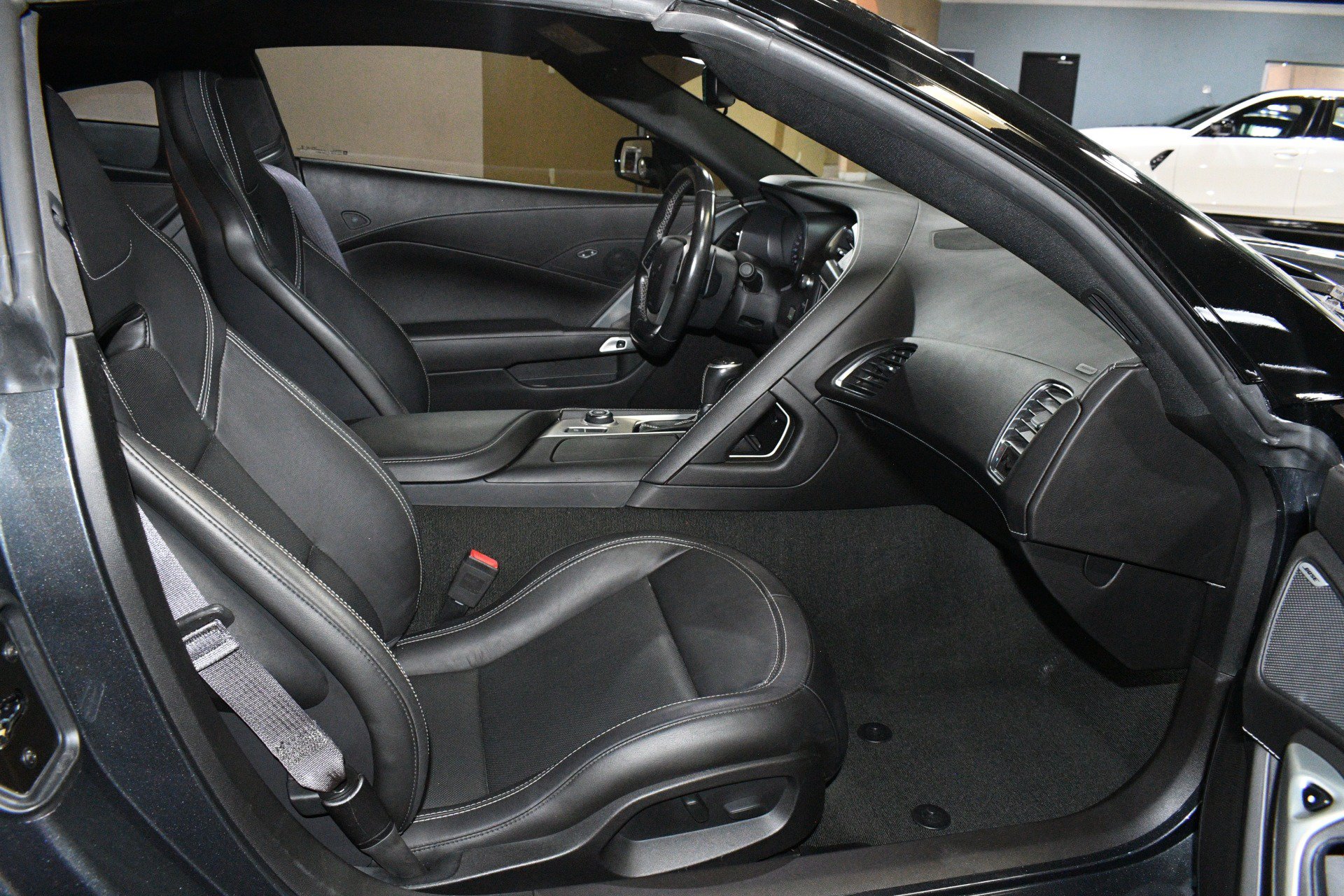 Used 2017 Chevrolet Corvette Stingray Coupe w/ 1LT RWD image 50