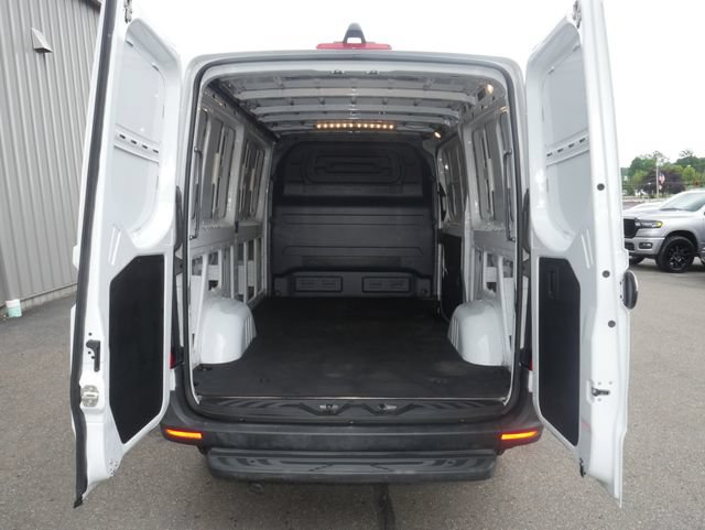 Used 2021 Mercedes-Benz Sprinter 2500 image 7