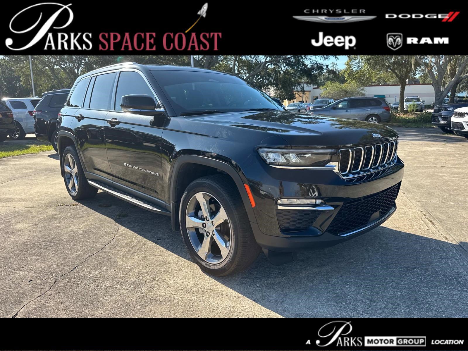 Certified 2022 Jeep Grand Cherokee Limited w/ Trailer Tow Prep Group (B)