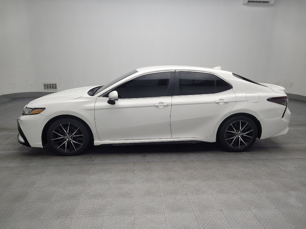Used 2021 Toyota Camry SE w/ Cold Weather Package image 2