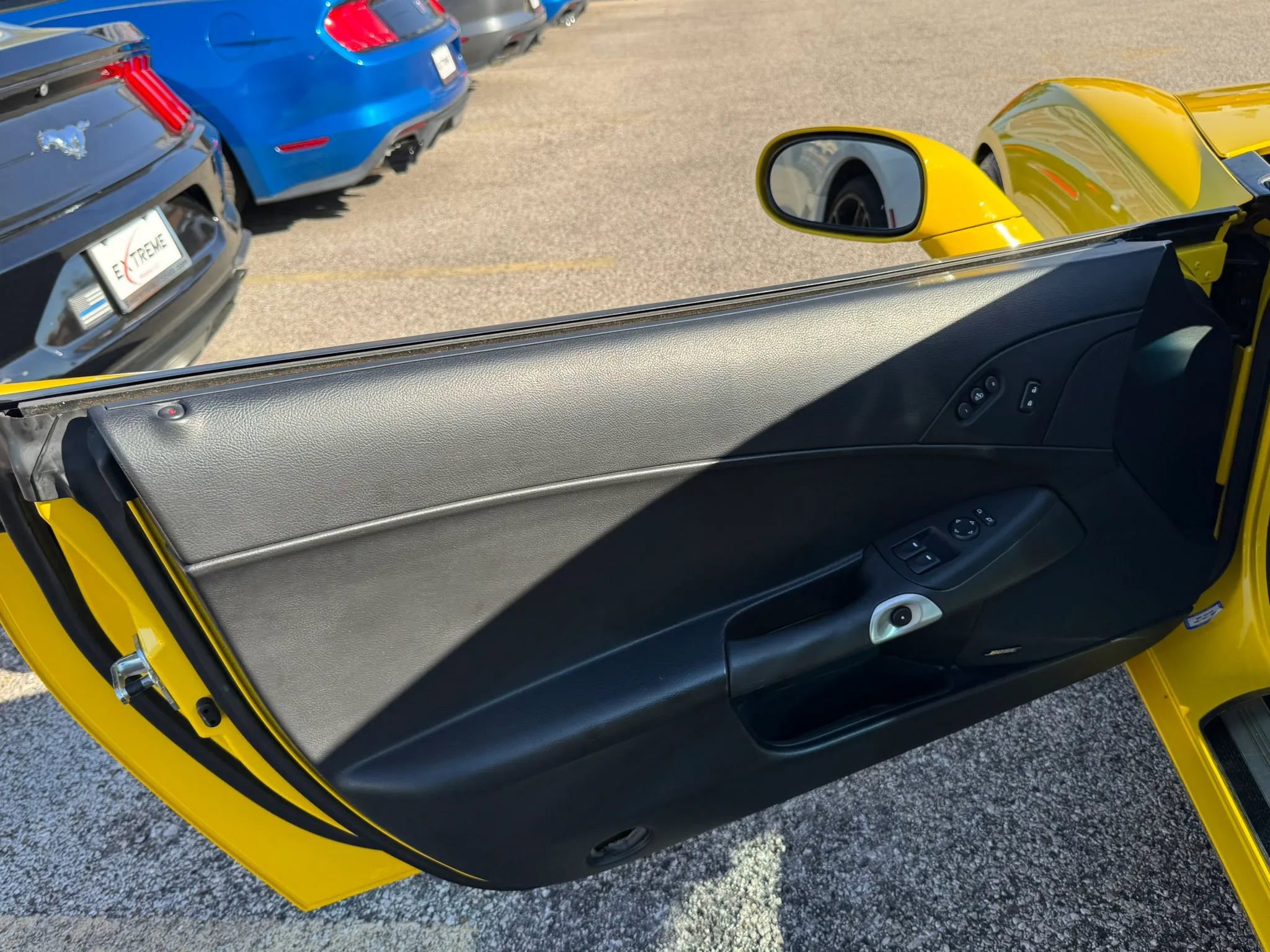 Used 2008 Chevrolet Corvette Coupe w/ Preferred Equipment Group RWD image 17