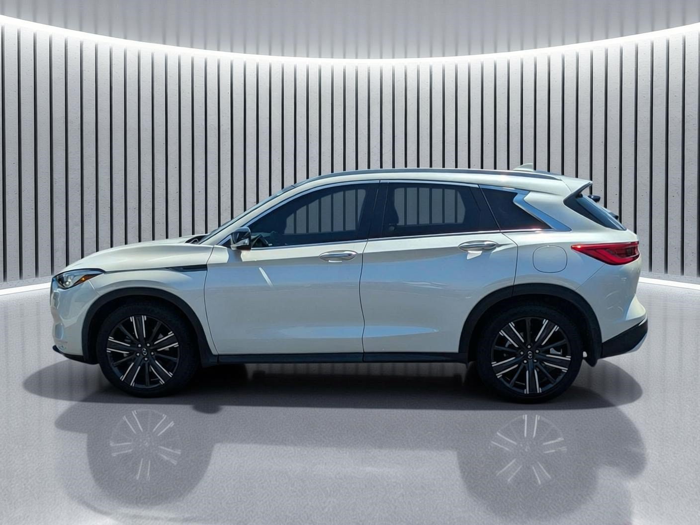 Used 2021 INFINITI QX50 Luxe w/ Appearance Package FWD image 9