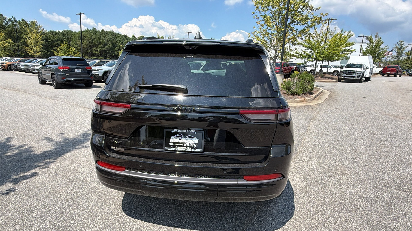 New 2027 Jeep Grand Cherokee Limited AWD/4WD image 9