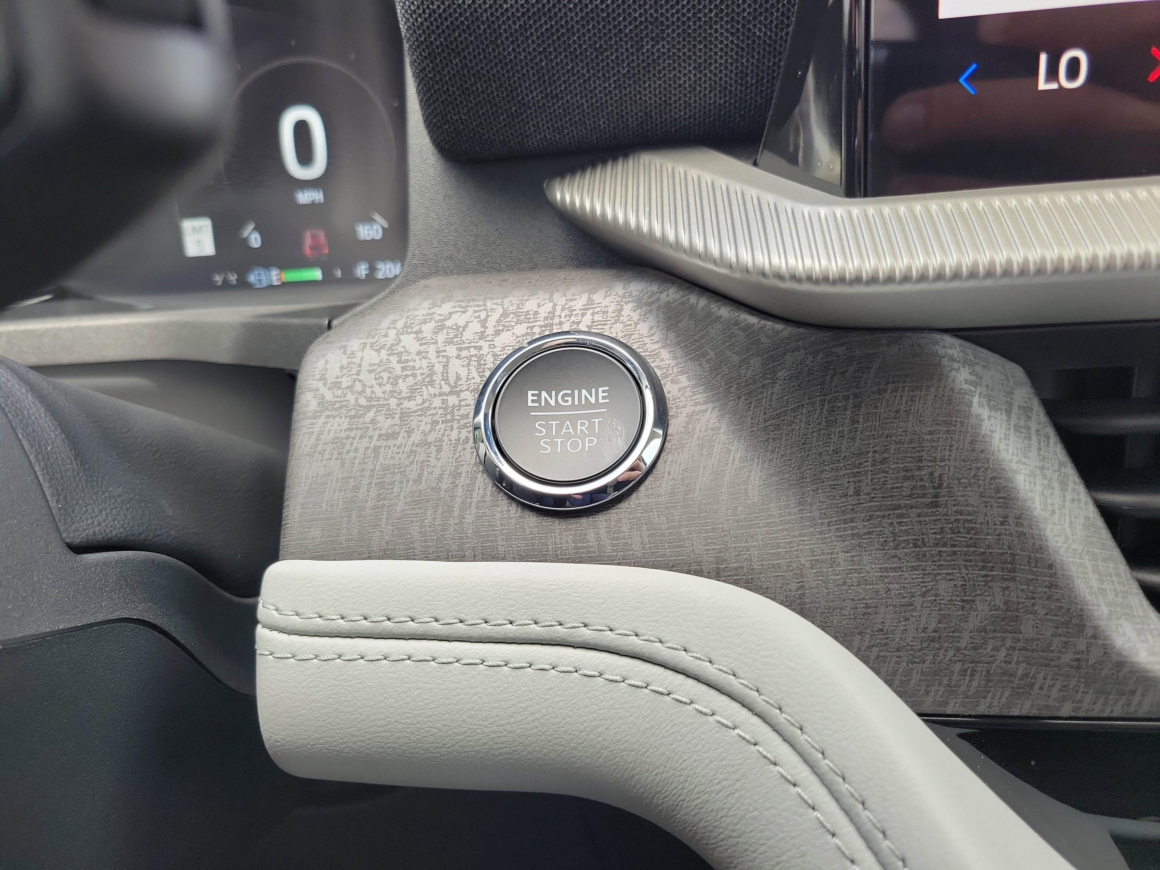 Used 2026 Ford Explorer Platinum w/ LUX Leather Package image 27