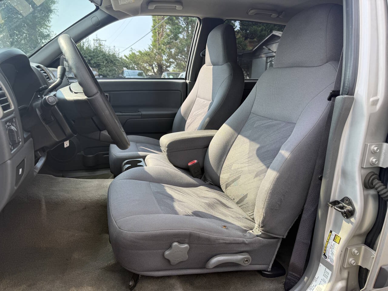Used 2005 Chevrolet Colorado LS RWD image 9