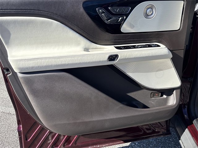 Used 2022 Lincoln Aviator Black Label w/ Dynamic Handling Package image 10